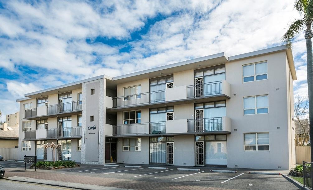Glenelg Holiday Apartments - Corfu Adelaide Room photo